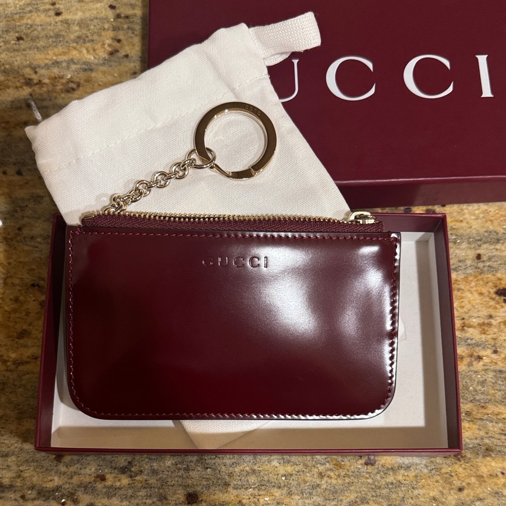 Gucci Deep Red Coin pouch ,, polished Leather with Gold Zip Bamboo charm NWT - Picture 2 of 9